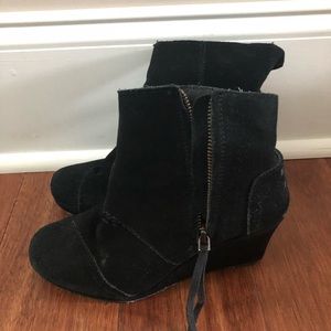 Tom’s Suede Wedges